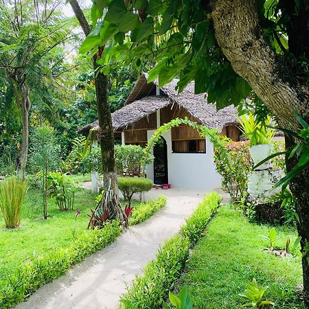 Analatsara Eco Lodge Ile aux Nattes Exteriör bild