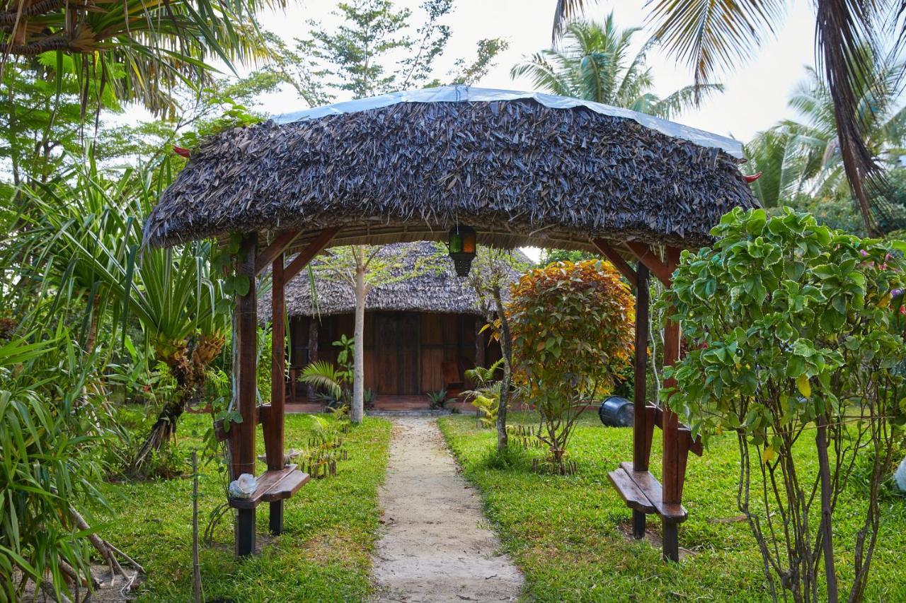 Analatsara Eco Lodge Ile aux Nattes Exteriör bild
