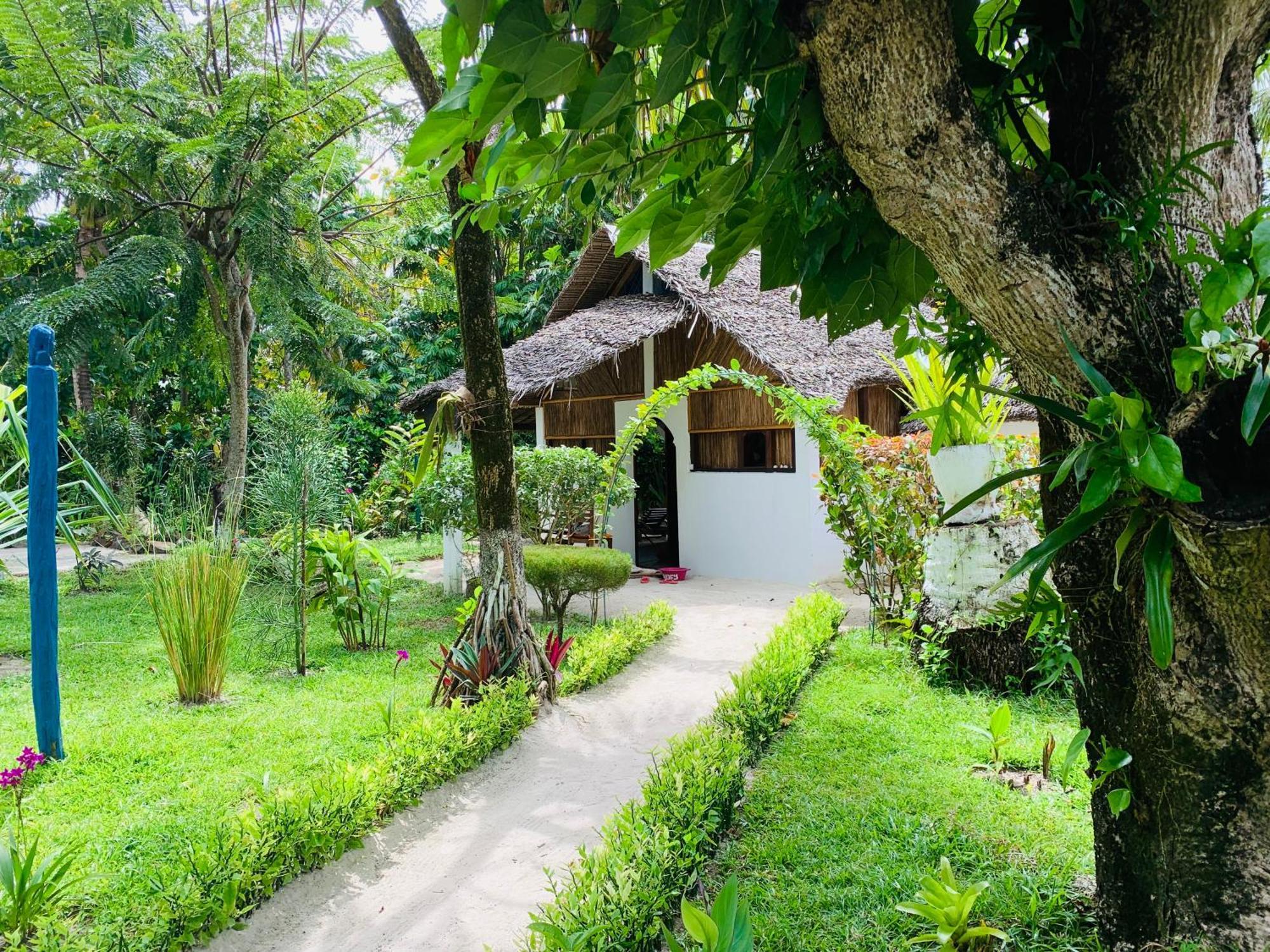 Analatsara Eco Lodge Ile aux Nattes Exteriör bild